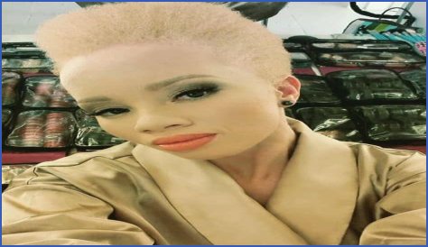 Thando Hopa biography: age, place of birth, nationality, partner, siblings, family, parents, education, images, agency, Vogue and Instagram